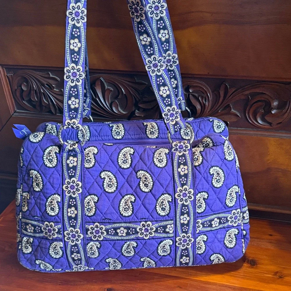 Vera Bradley tote bag in the retired "Simply Violet" pattern. Great condition - Picture 7 of 7